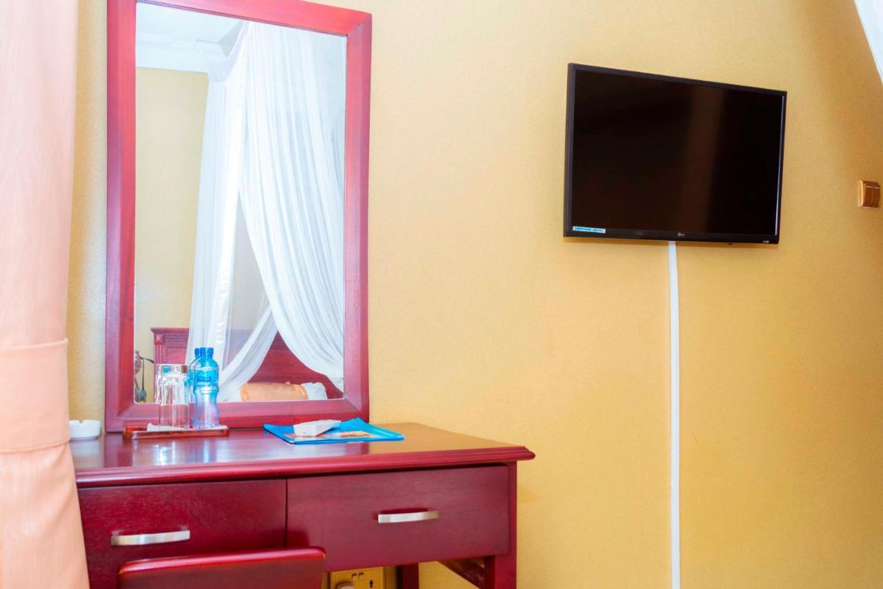 Sapphire Hotel Entebbe Kigo Kajansi Εξωτερικό φωτογραφία