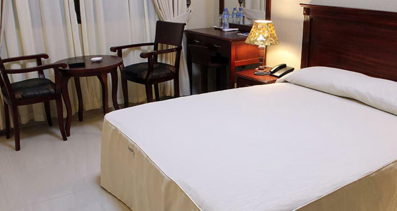 Sapphire Hotel Entebbe Kigo Kajansi Εξωτερικό φωτογραφία